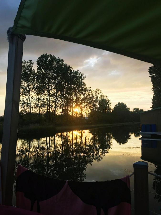 Cottage Flottant Saint Jean De Losne Option Jacuzzi מראה חיצוני תמונה
