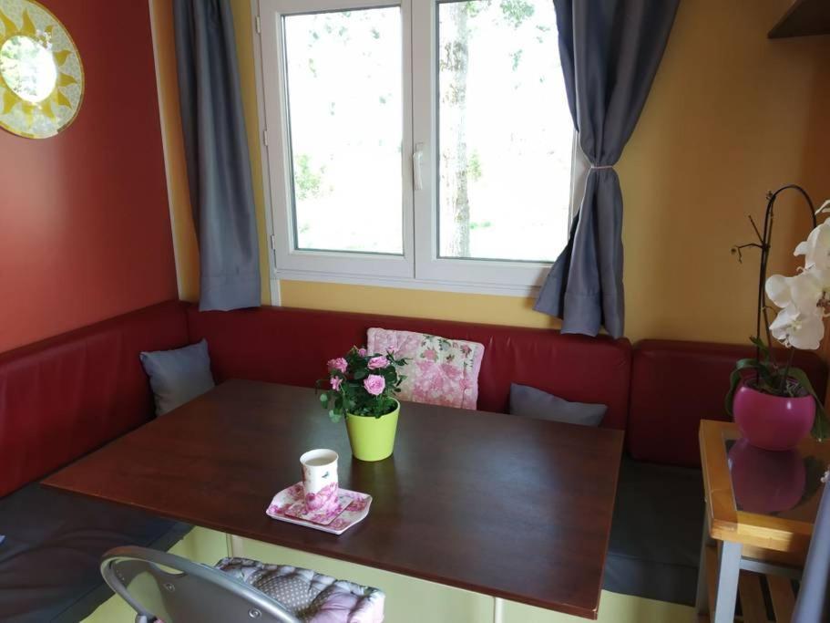 Cottage Flottant Saint Jean De Losne Option Jacuzzi מראה חיצוני תמונה